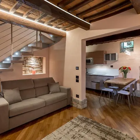 B&B Luxury Apartment Suite Gubbio 2 Camere E Divano Letto Exterior photo