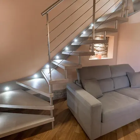 B&B Luxury Apartment Suite Gubbio 2 Camere E Divano Letto Exterior photo