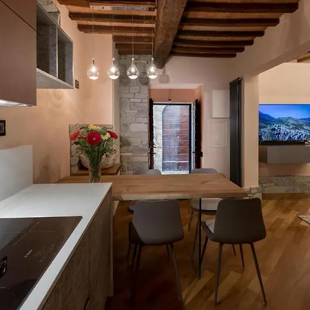 B&B Luxury Apartment Suite Gubbio 2 Camere E Divano Letto Exterior photo