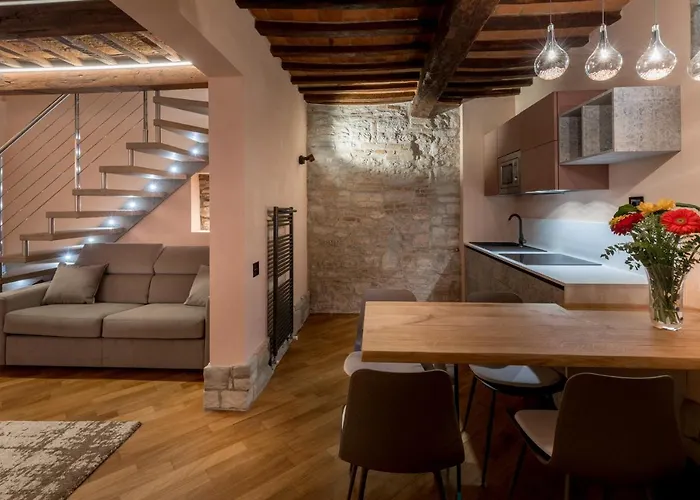 B&B Luxury Apartment Suite Gubbio 2 Camere E Divano Letto