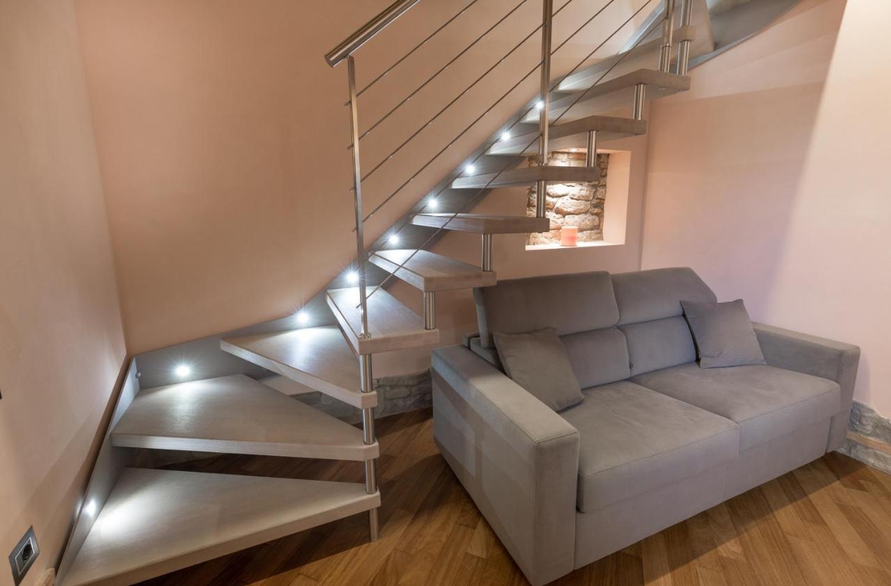 Luxury 2 E Divano Letto