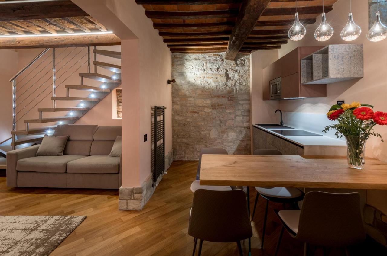 Apartment Luxury 2 E Divano Letto Gubbio
